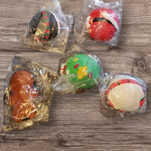 Christmas Squishy Stress Ball Fidget Toys Santa/Penguin/Tree/Snowman/Gingerbread - Picture 2 of 8